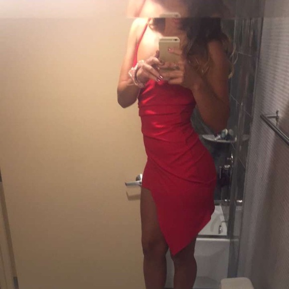 Red dress ❤️❤️ - Picture 2 of 2